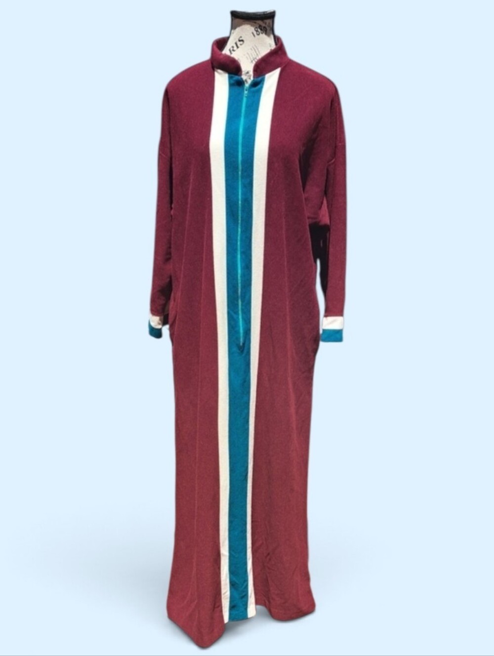Vintage Vanity Fair Outlet Robe